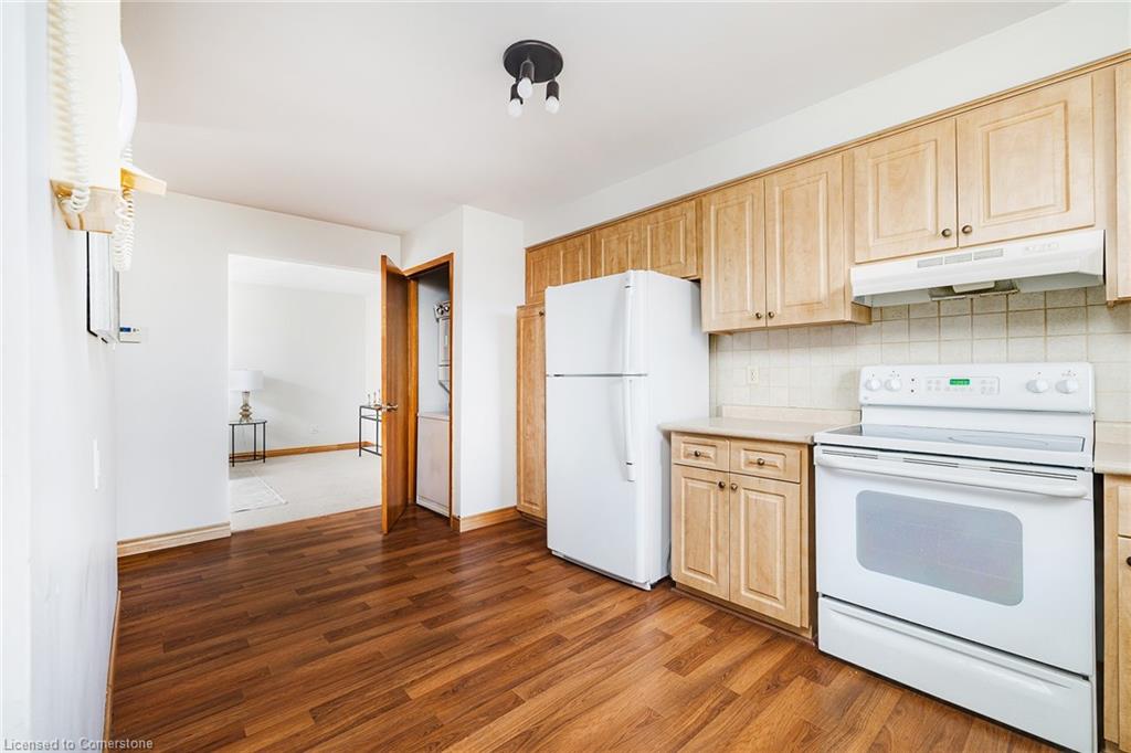 100 Hadeland Avenue Property Photo 6