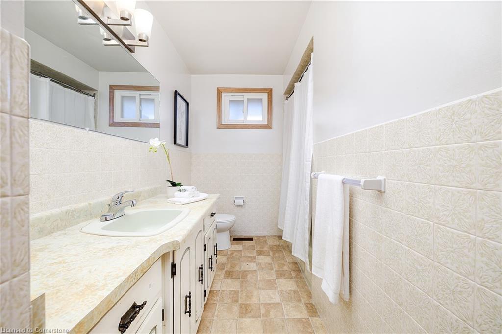 100 Hadeland Avenue Property Photo 14