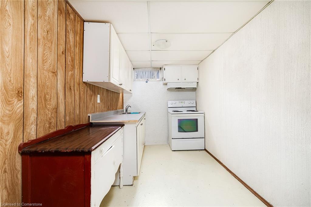 100 Hadeland Avenue Property Photo 20