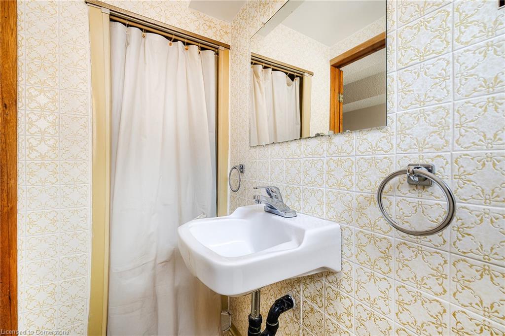 100 Hadeland Avenue Property Photo 24