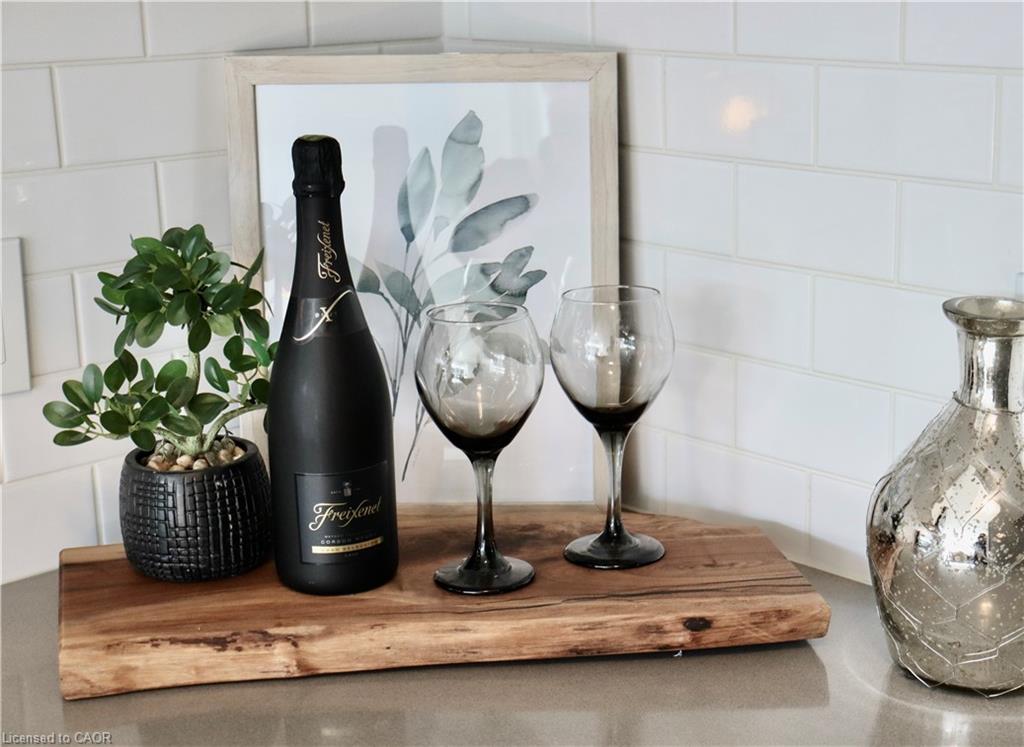 903-108 Garment Street Property Photo 9