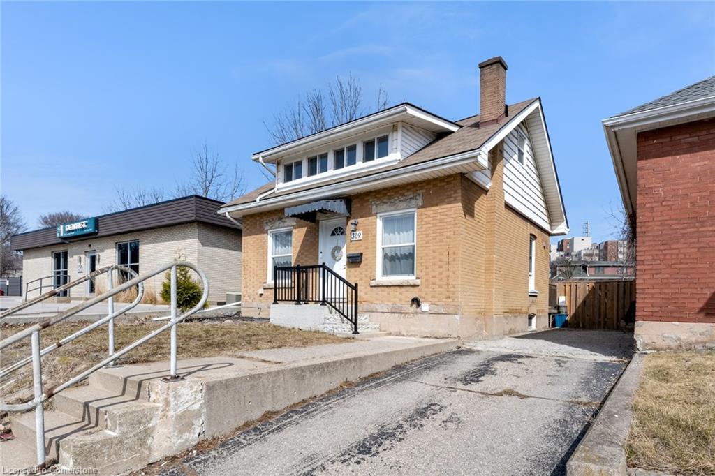 309 Brant Avenue Property Photo