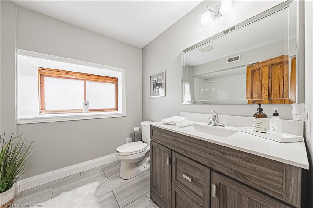 110 Freelton Road Property Photo 10