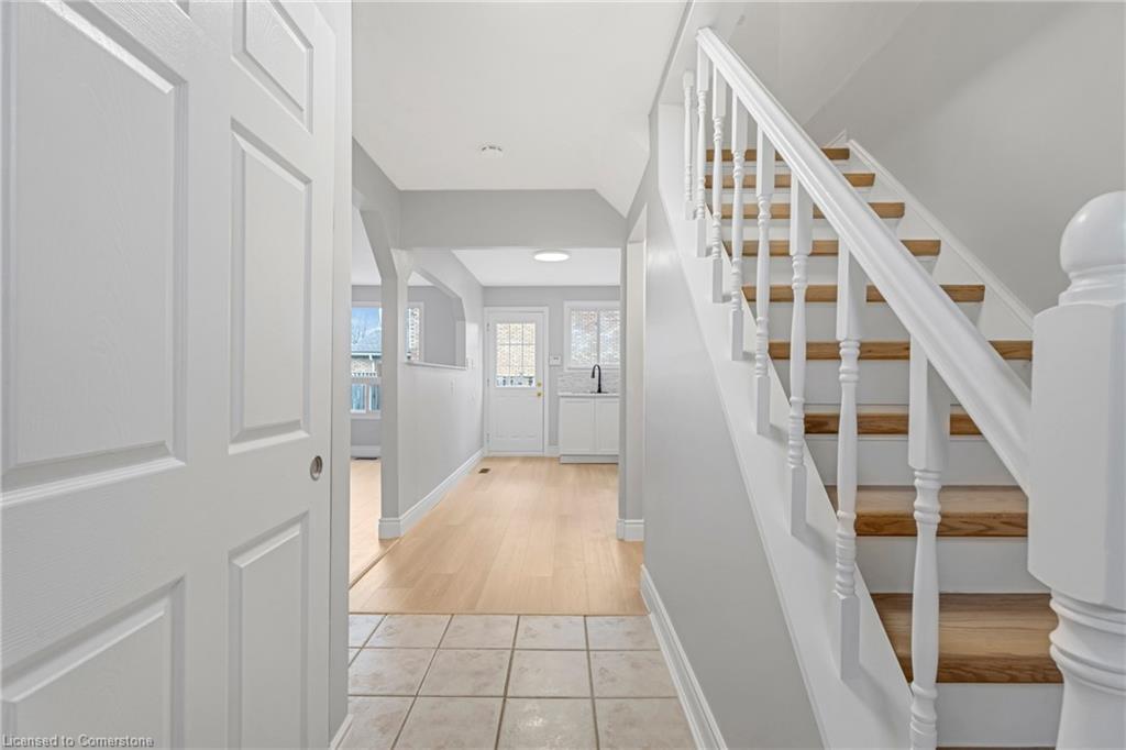 33-1350 Limeridge Road E Property Photo 3