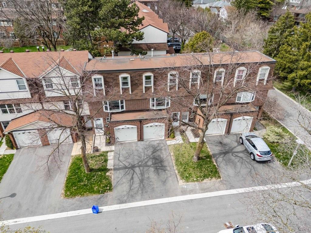 20-235 Bronte Street S Property Photo