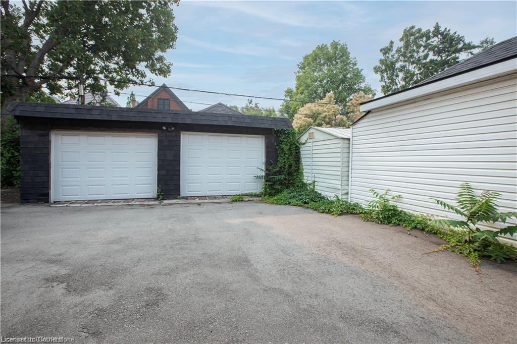 2-49 Fairleigh Avenue Property Photo 10