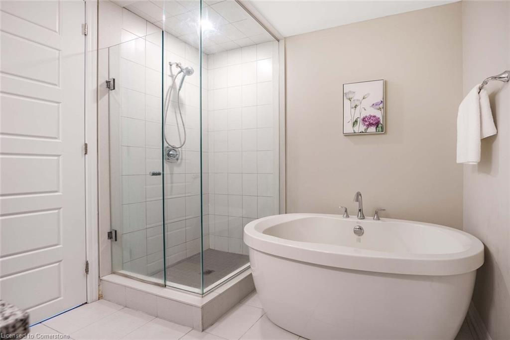 128 Burnhamthorpe Road East Property Photo 34