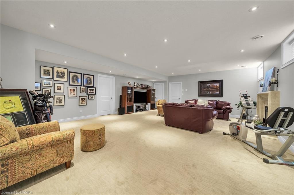 12 Ellington Place Property Photo 25