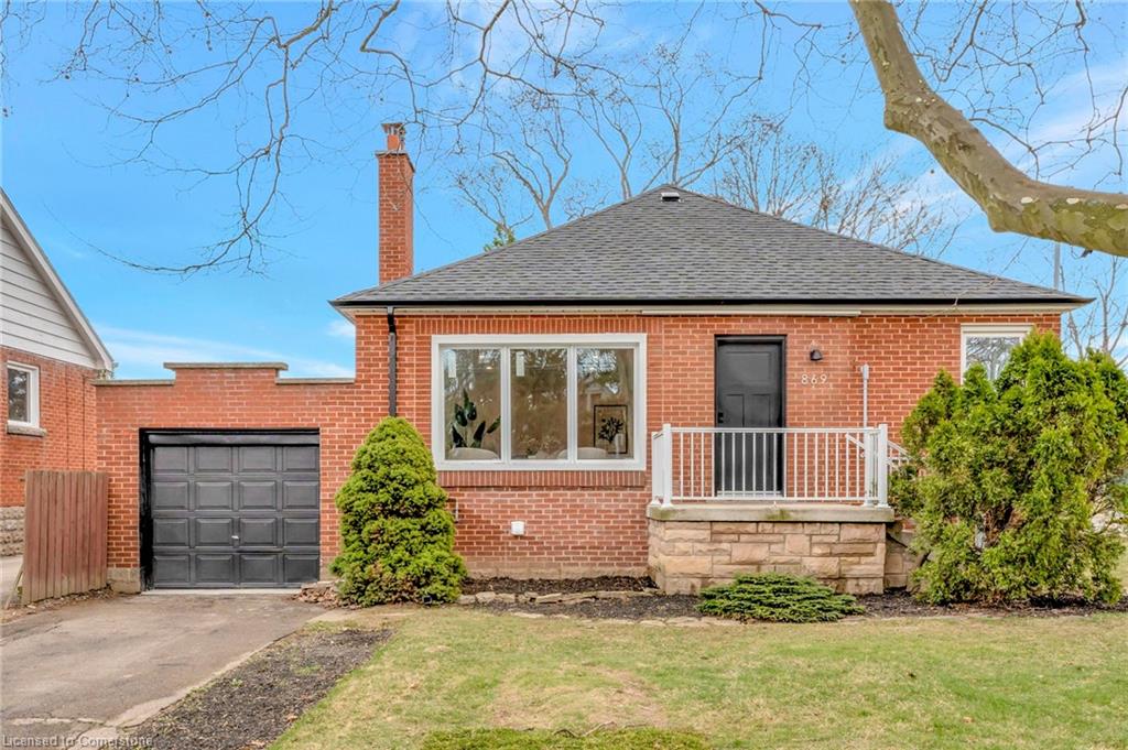 869 Garth Street Property Photo
