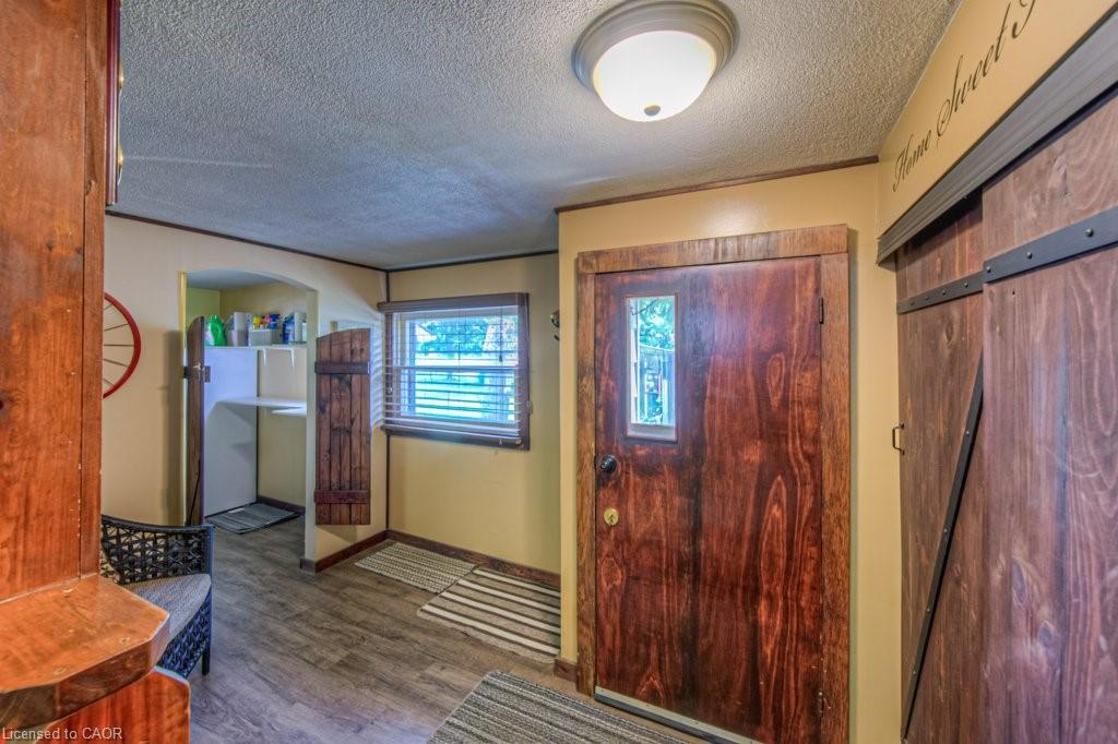 5995 Deborah Glaister Line Property Photo 4