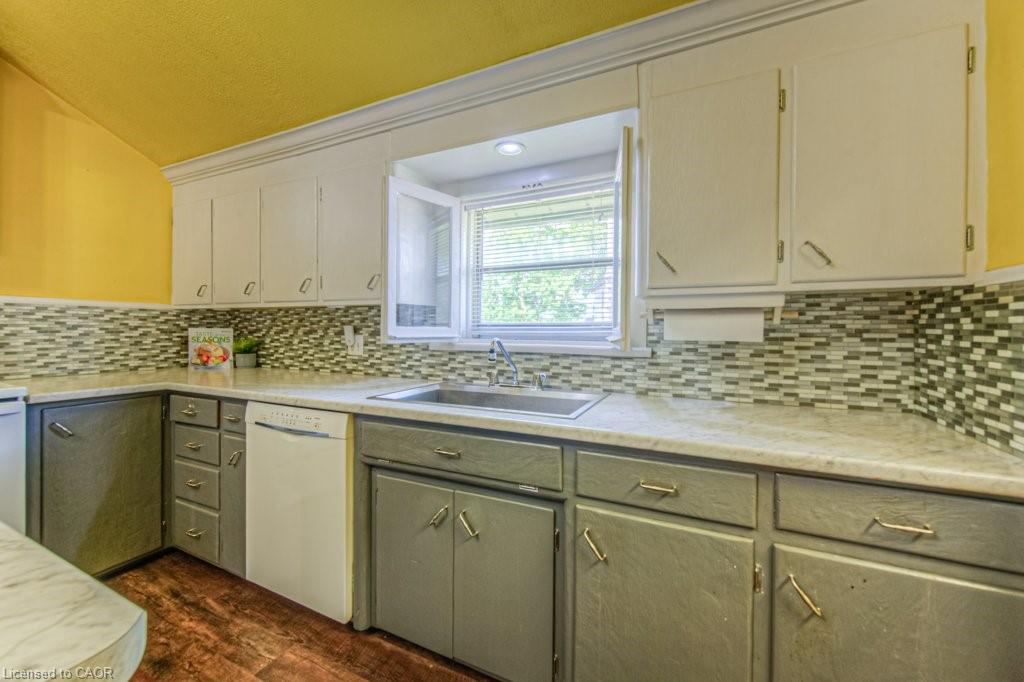 5995 Deborah Glaister Line Property Photo 10