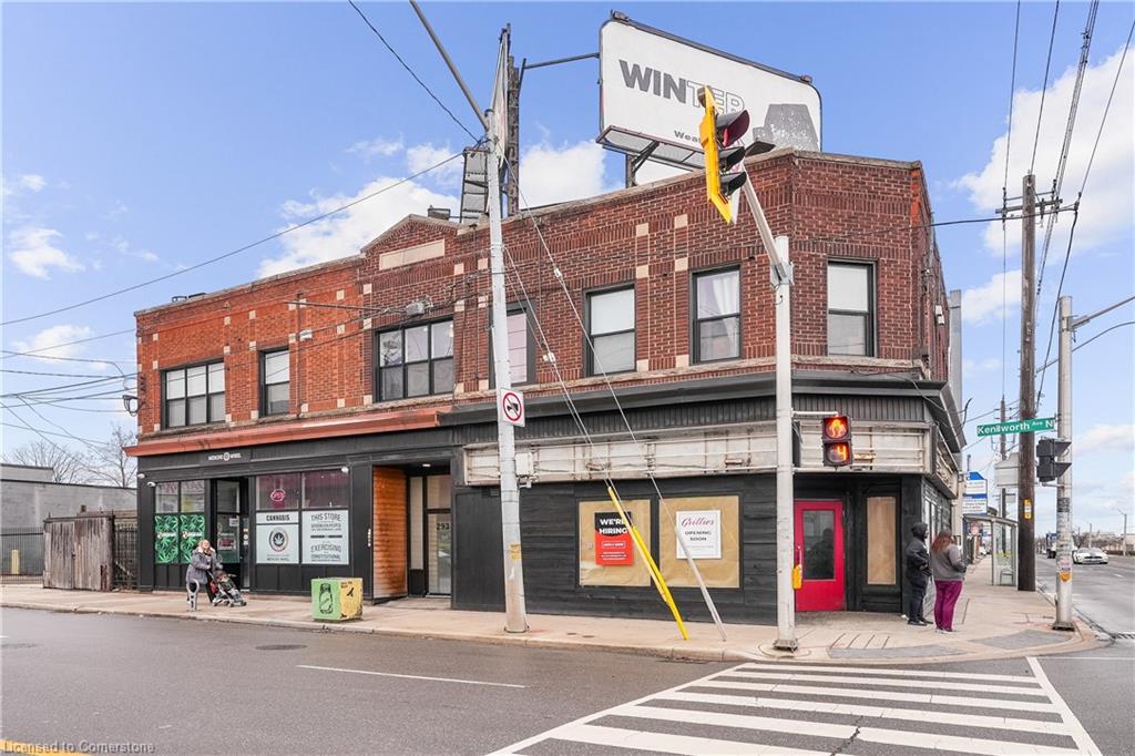 289-293 Kenilworth Avenue N Property Photo