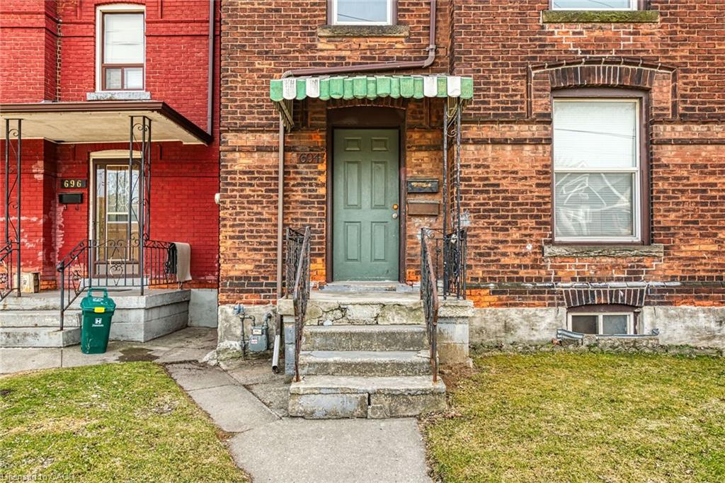 694 Wilson Street Property Photo 3