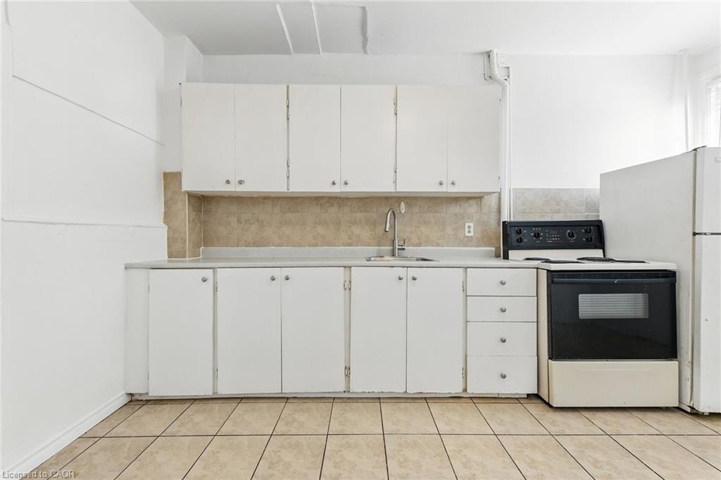 694 Wilson Street Property Photo 6
