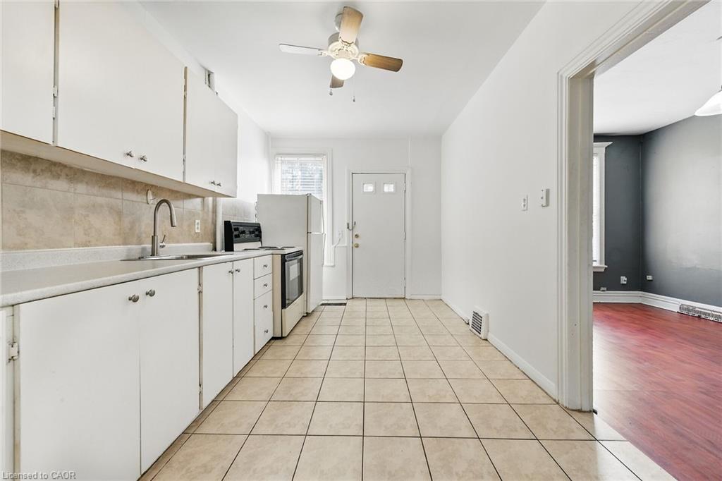 694 Wilson Street Property Photo 8