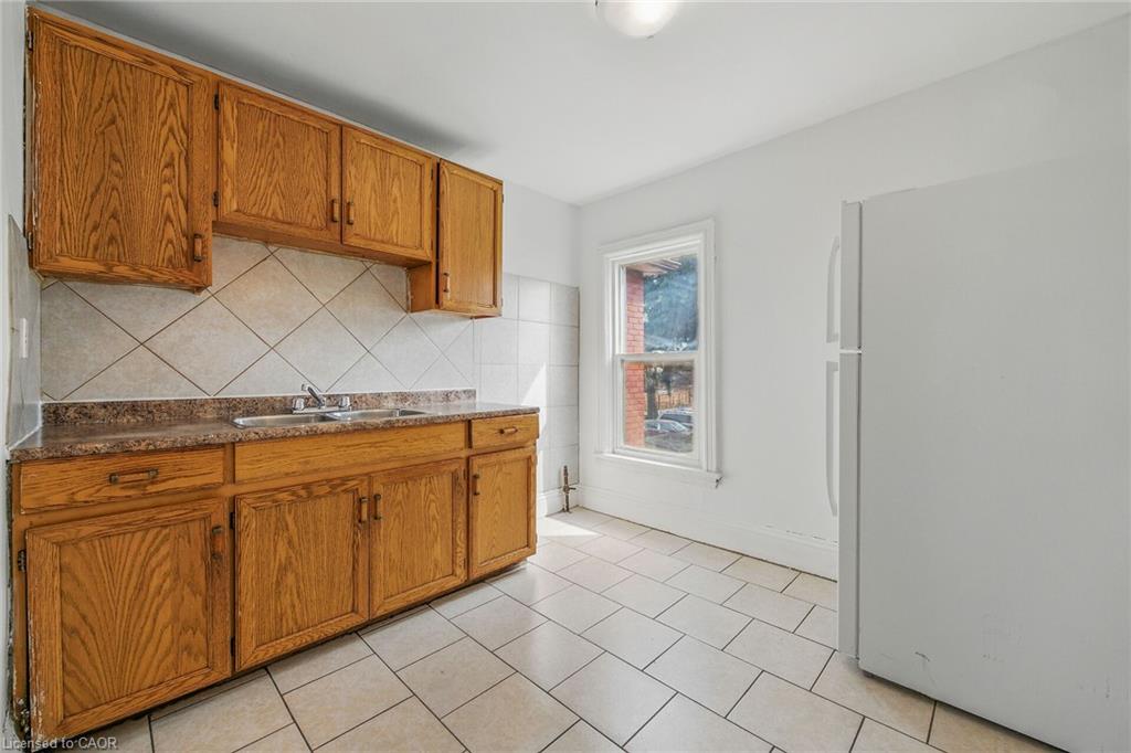 694 Wilson Street Property Photo 16
