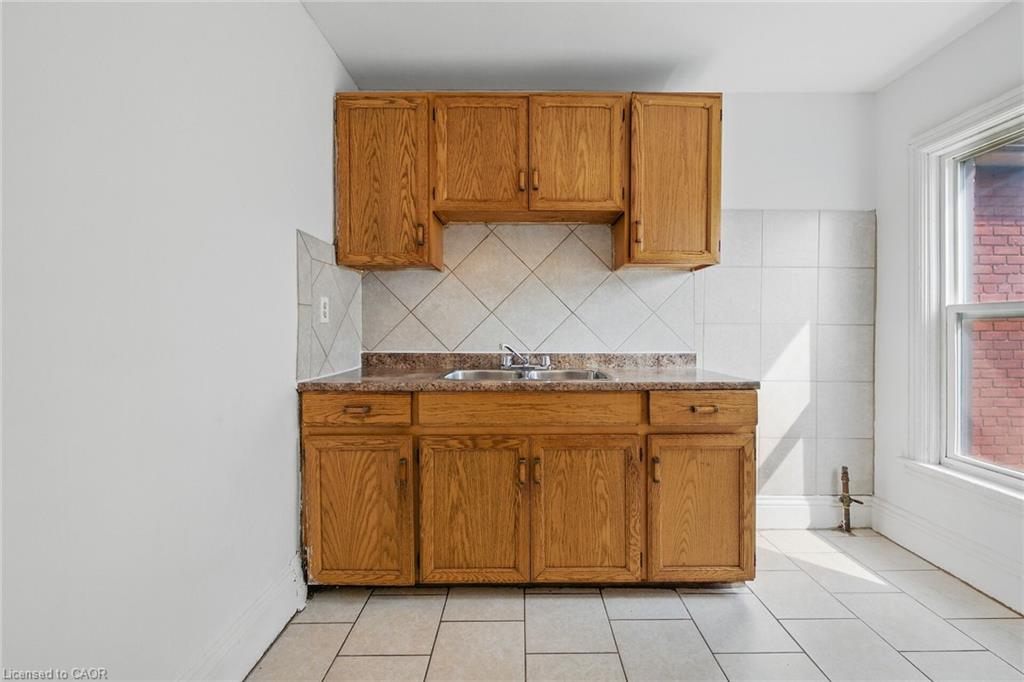 694 Wilson Street Property Photo 17