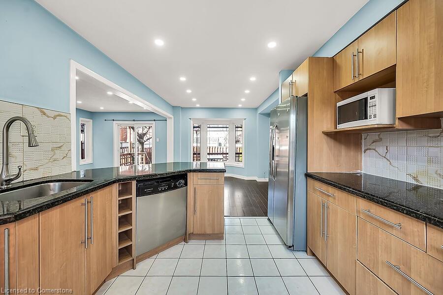 39 Blue Spruce Street Property Photo 7