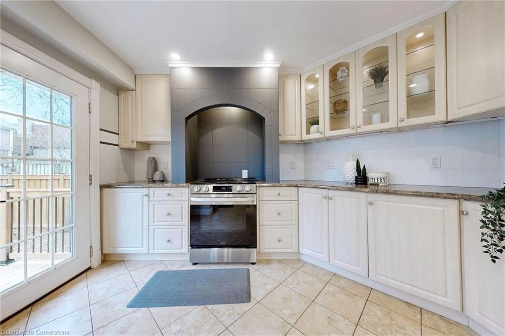 2368 Cavendish Drive Property Photo 13