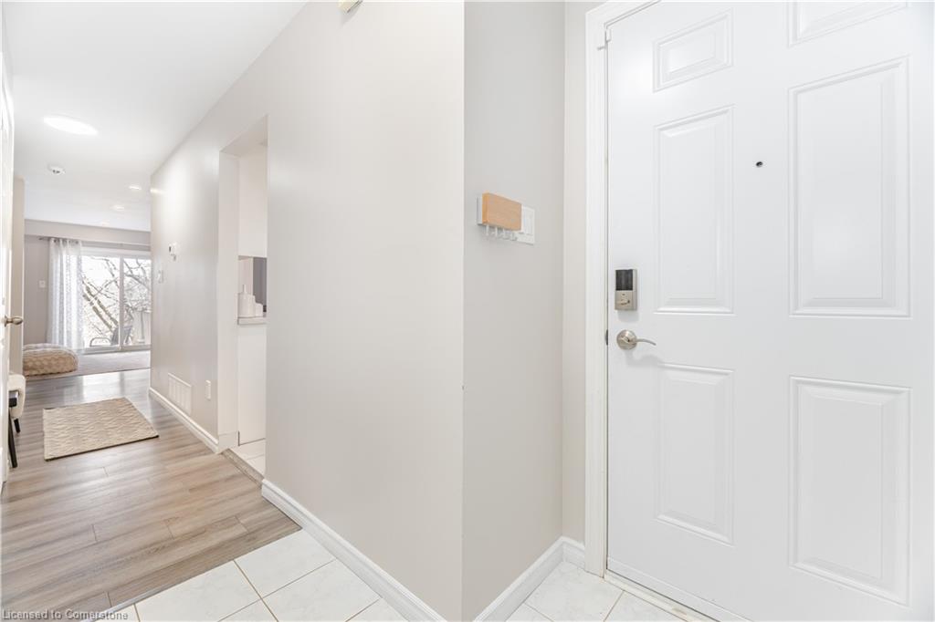 725 Hyland Street Property Photo 3