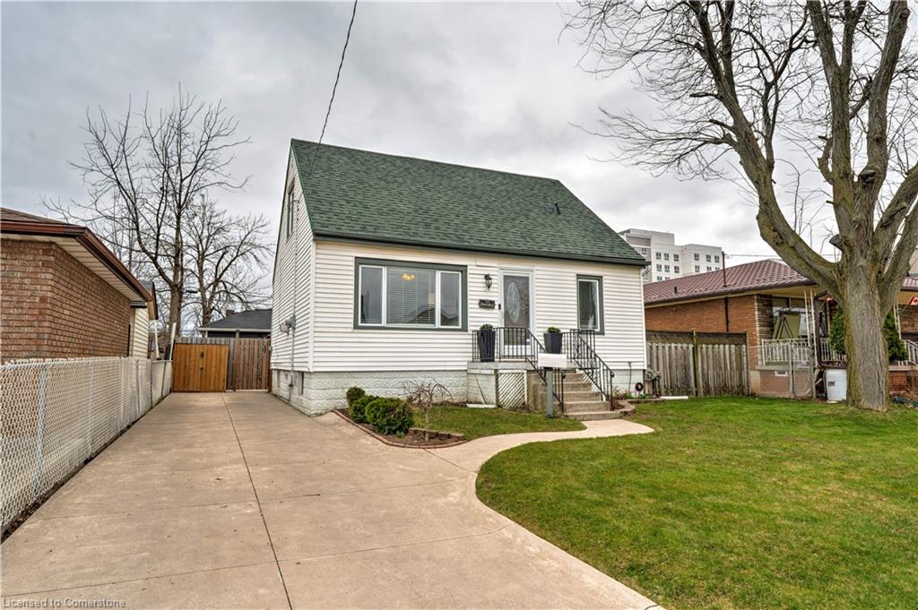 13 Beland Avenue S Property Photo