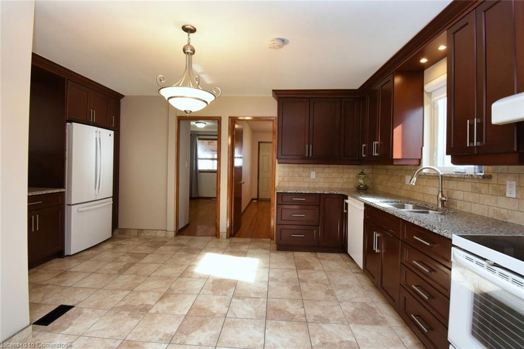 19 Victoria Terrace Property Photo 18