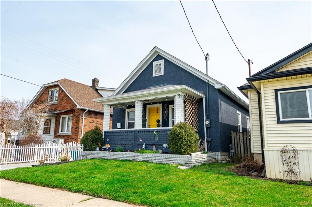 Connaught Public School Real Estate Listings Main Image