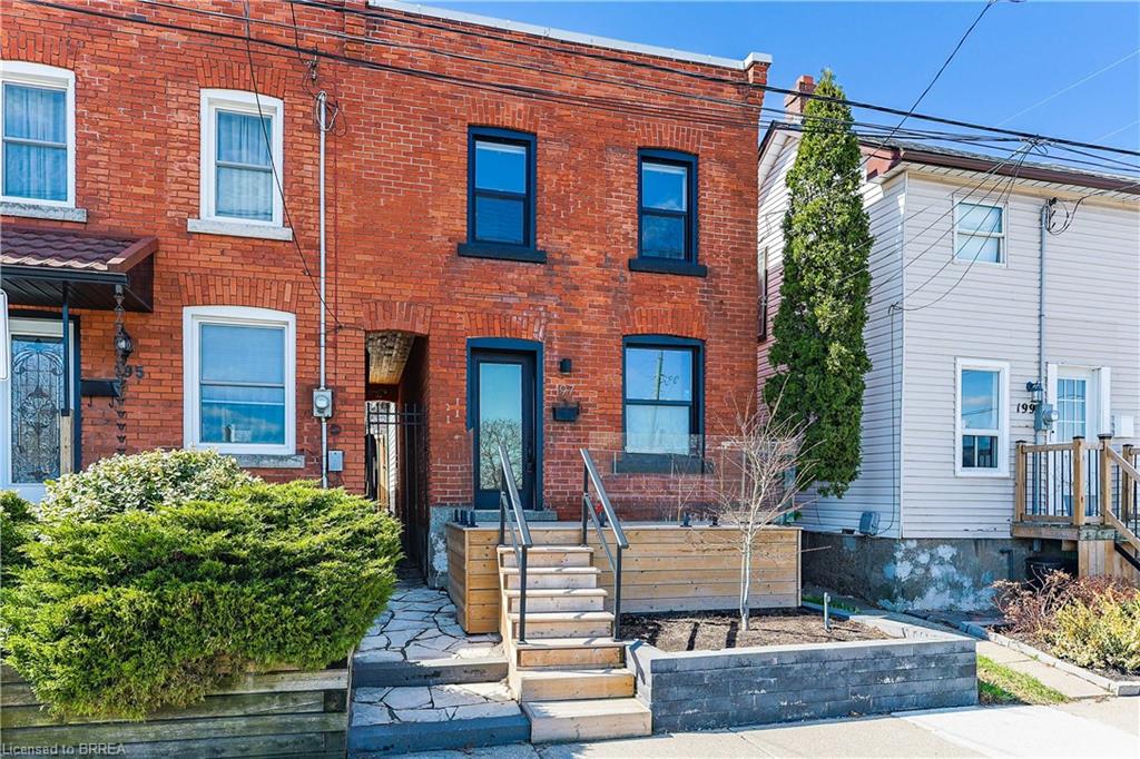 197 Barton Street W Property Photo 1