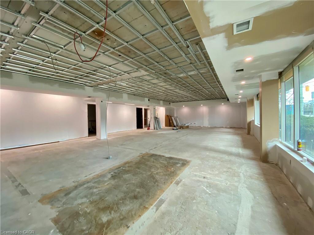 G300-1 Hunter Street E Property Photo 4
