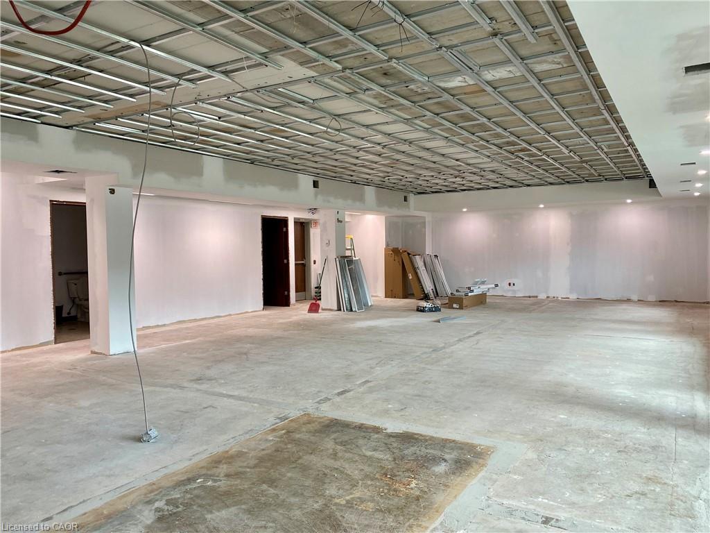G300-1 Hunter Street E Property Photo 5