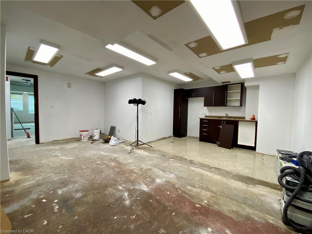 G300-1 Hunter Street E Property Photo 8