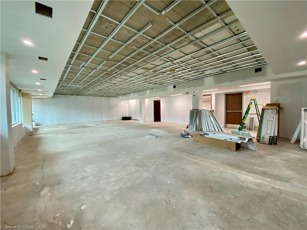G300-1 Hunter Street E Property Photo 9