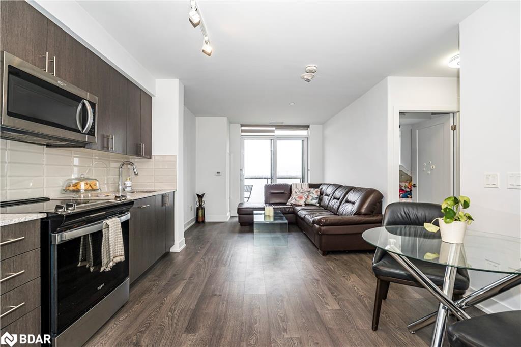 718-2550 Simcoe Street North Street Property Photo 6