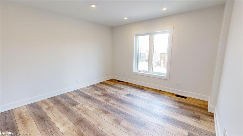 204 Queenston Street Property Photo 14
