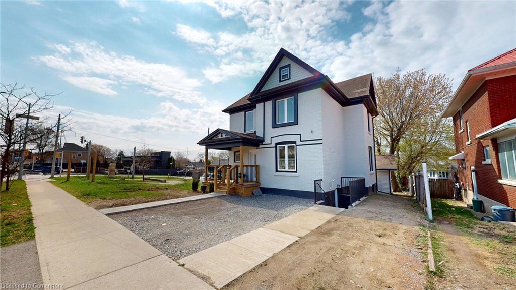 204 Queenston Street Property Photo 22