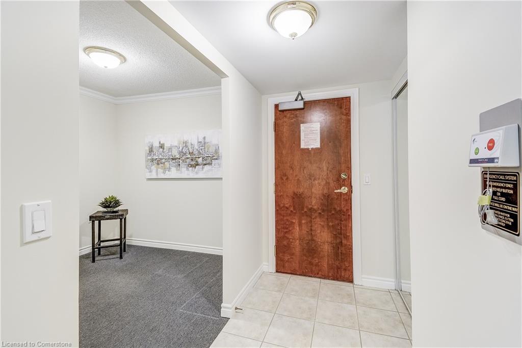 1308-100 Burloak Drive Property Photo 3