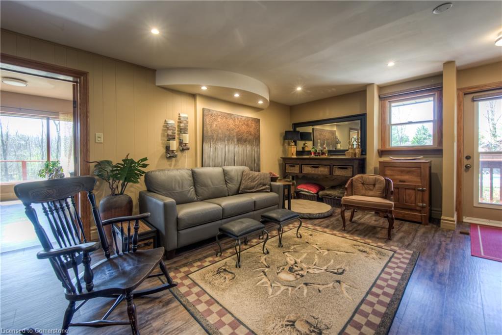 7 Squire Court Property Photo 8