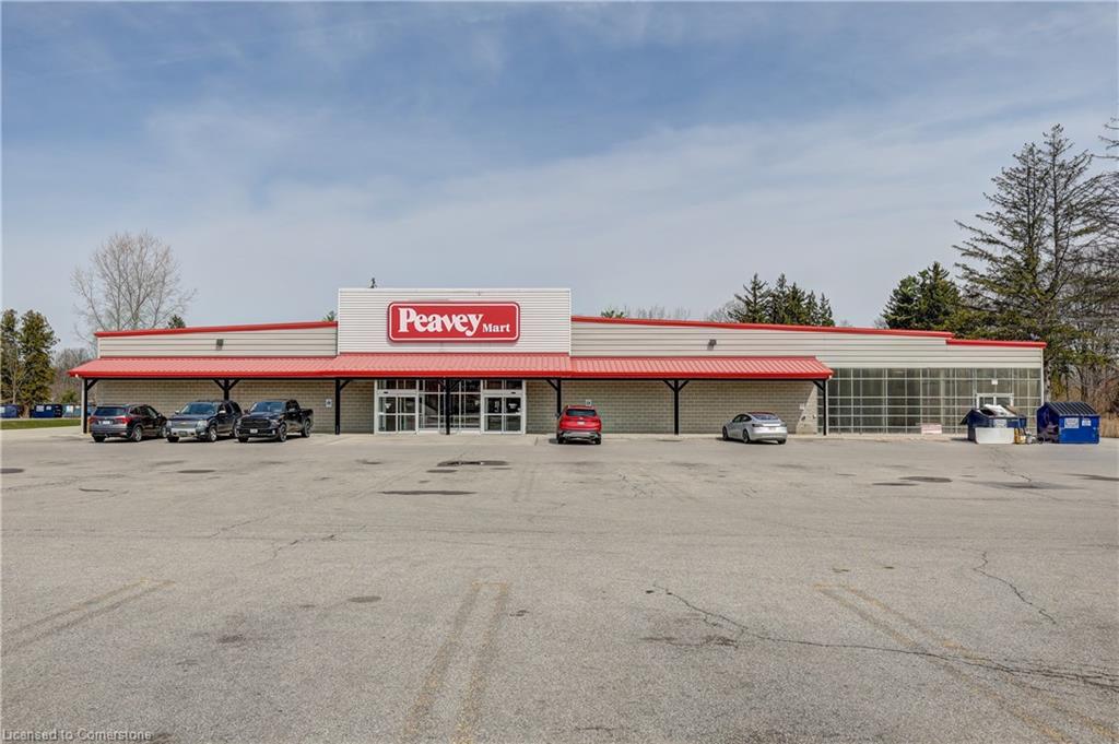 295 Queensway W Property Photo 3