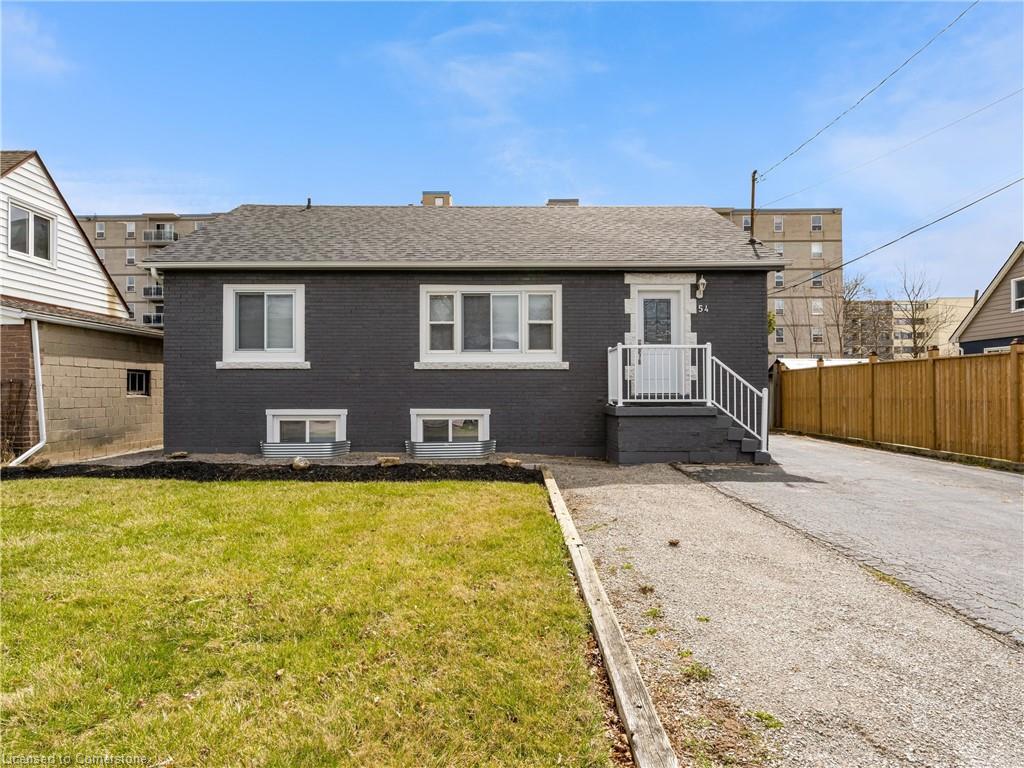 54 Duncombe Drive Property Photo 4