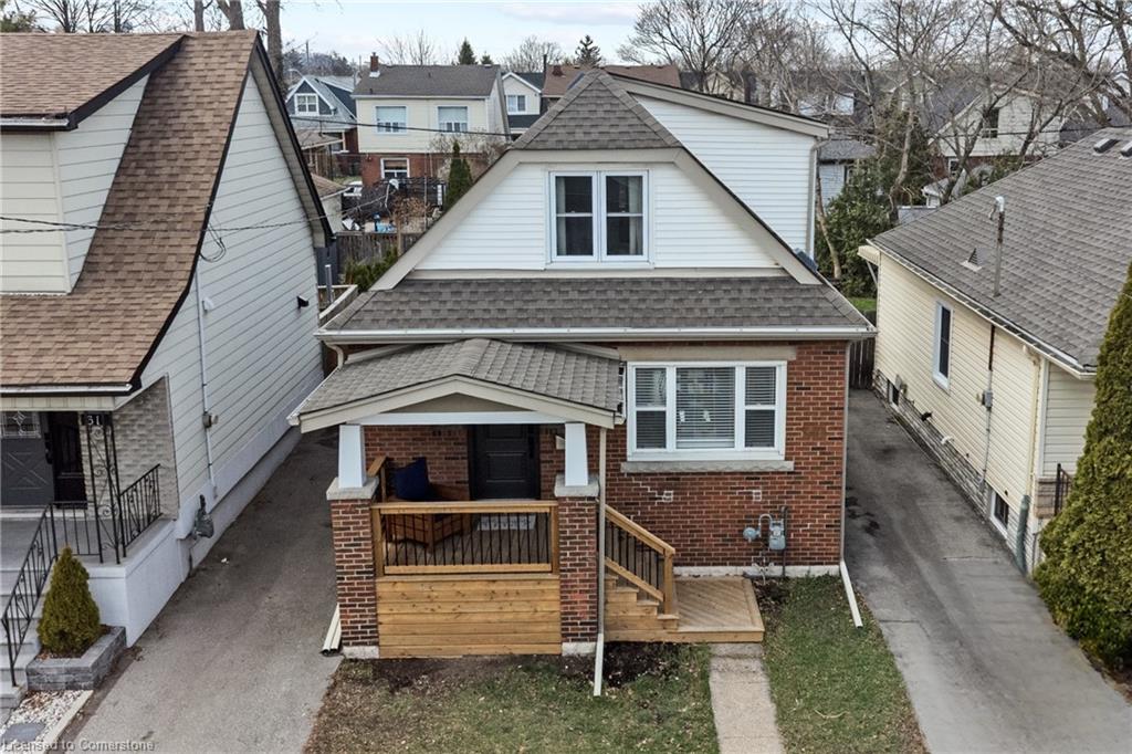 63 Barons Avenue N Property Photo 1