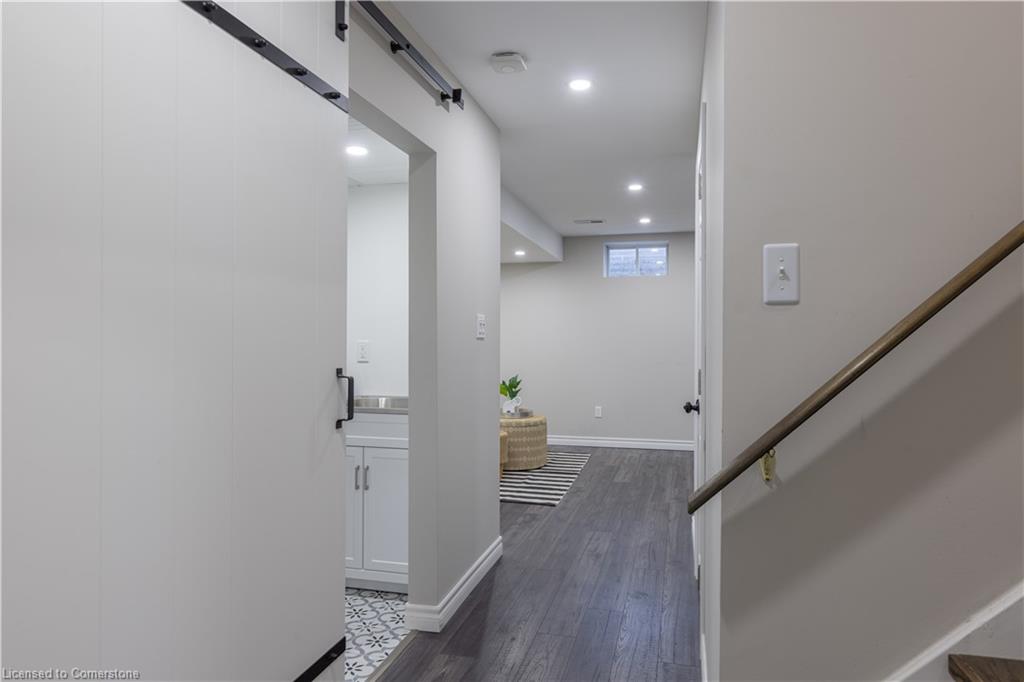 65 Fairwood Place W Property Photo 18