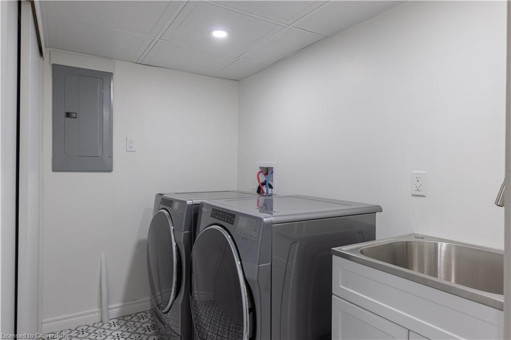 65 Fairwood Place W Property Photo 22