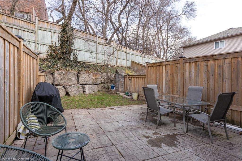 65 Fairwood Place W Property Photo 23