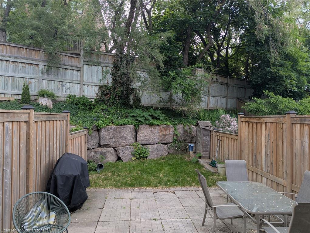 65 Fairwood Place W Property Photo 23