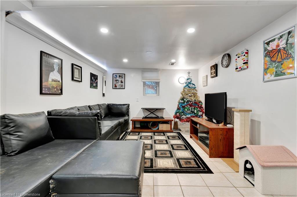 40 Menno Street Property Photo 14