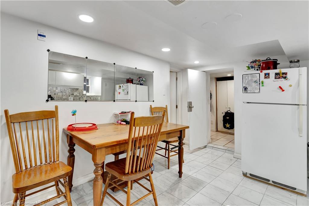 40 Menno Street Property Photo 18