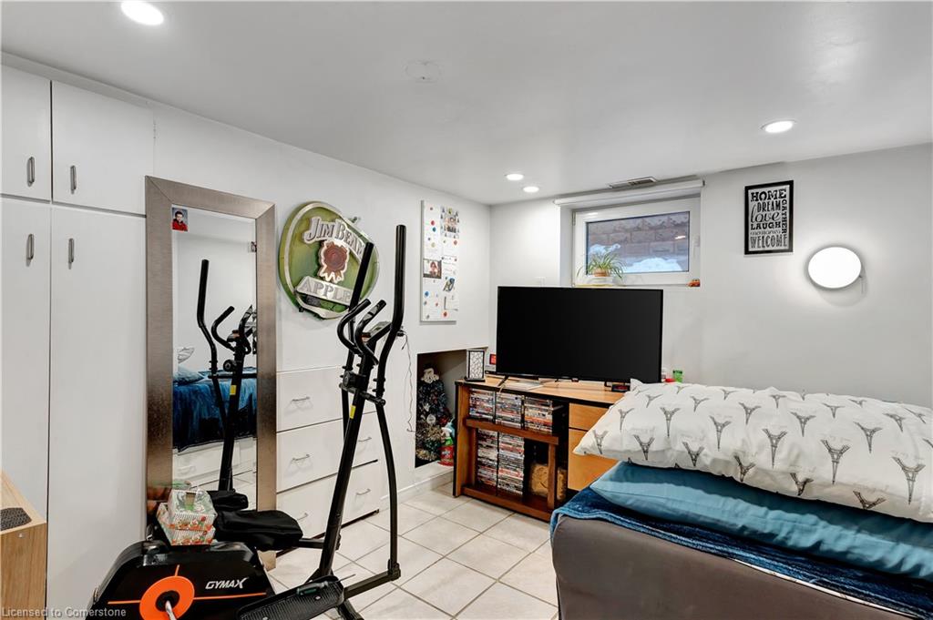 40 Menno Street Property Photo 27