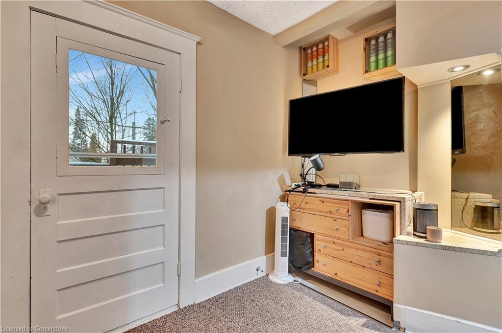 40 Menno Street Property Photo 29