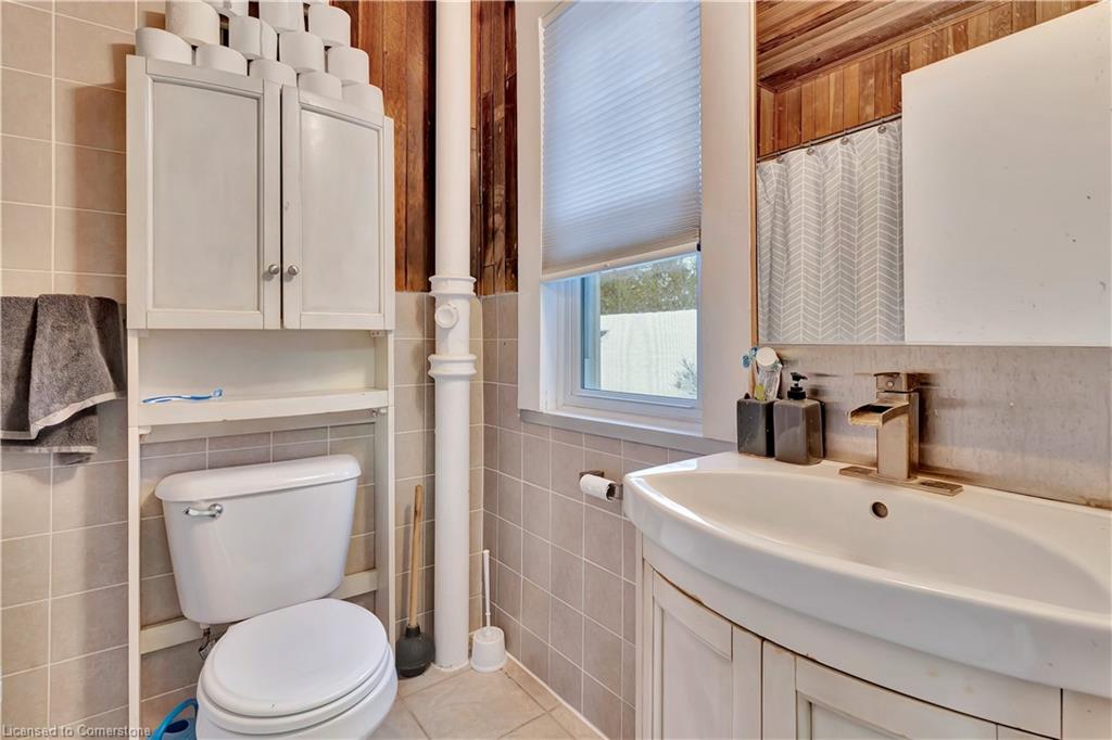 40 Menno Street Property Photo 35