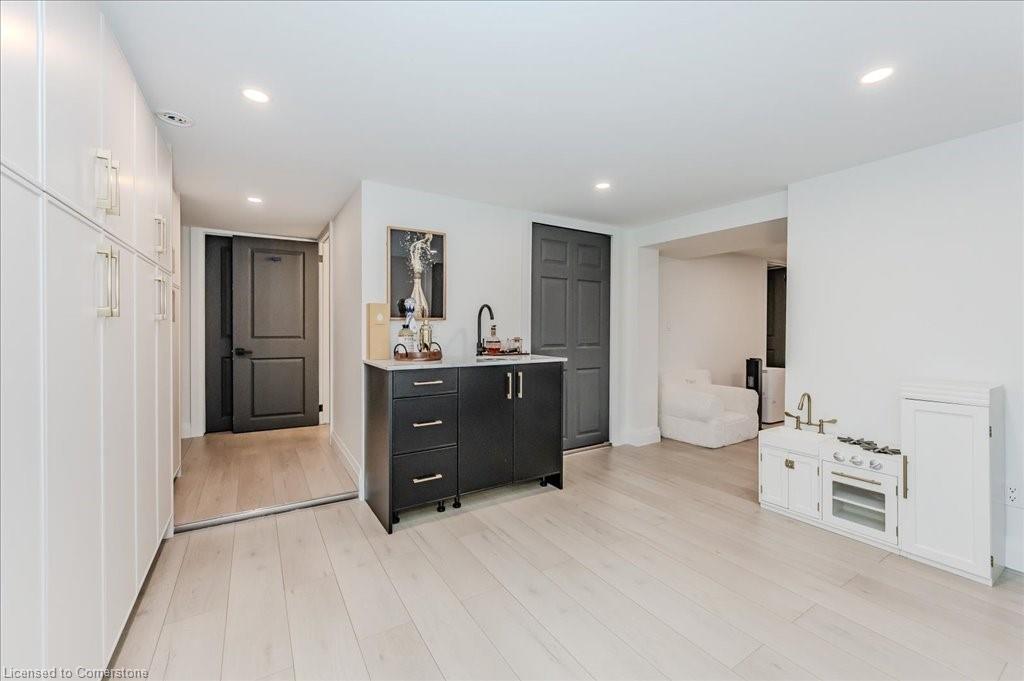 1380 Doon Village Road Property Photo 33